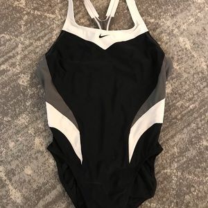 One piece - Size 12